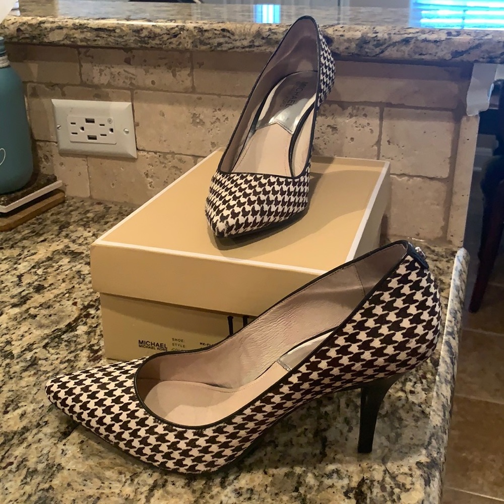 MICHAEL KORS FLEX PUMP 9